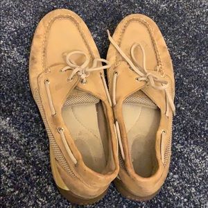 Size 9.5 sperrys!